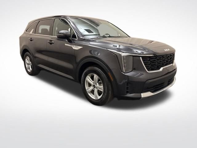 Certified 2025 Kia Sorento LX FWD image 3
