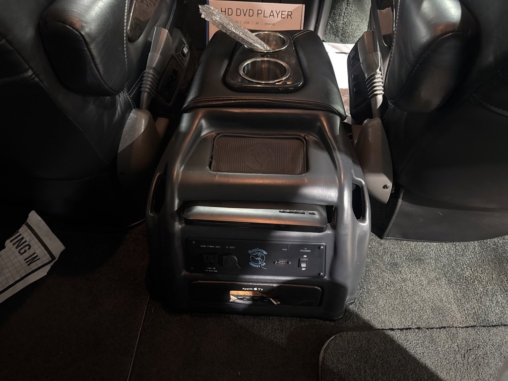 Used 2020 GMC Savana 2500 Extended w/ Enhanced Convenience Package image 31