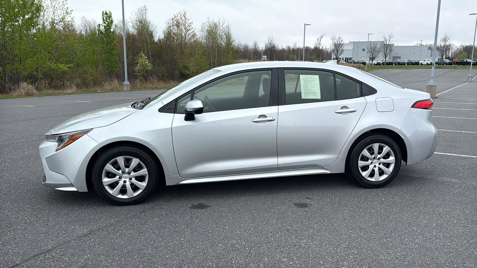 Used 2022 Toyota Corolla LE FWD image 12