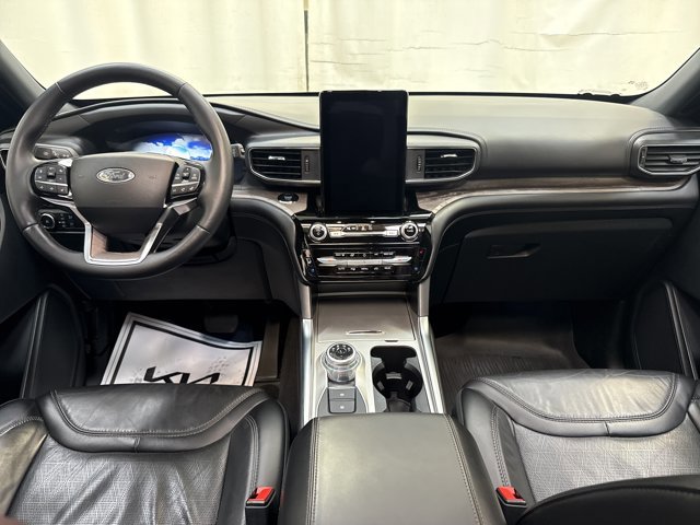Used 2024 Ford Explorer Platinum w/ Technology Package image 15