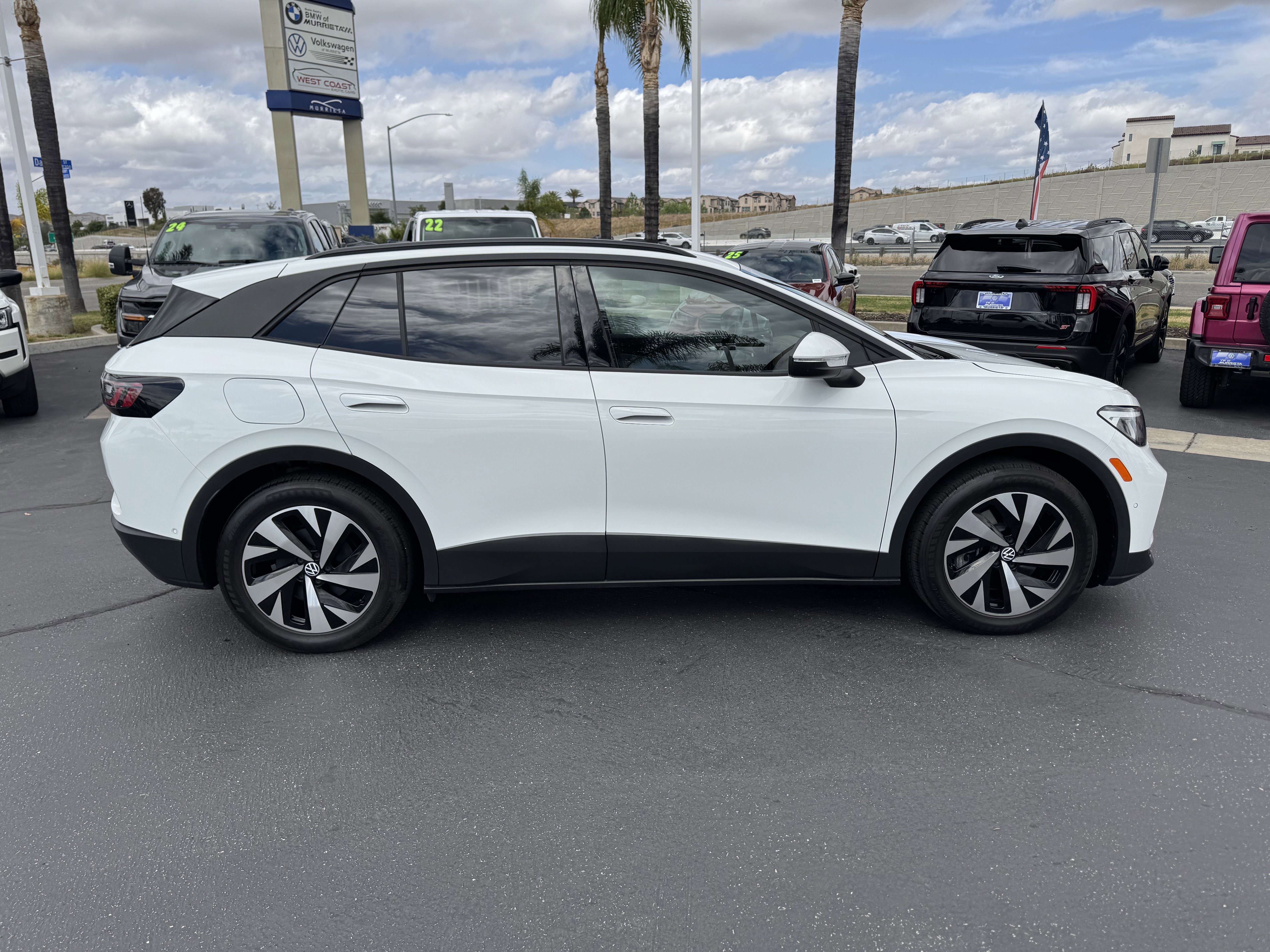 Used 2024 Volkswagen ID.4 2WD image 11