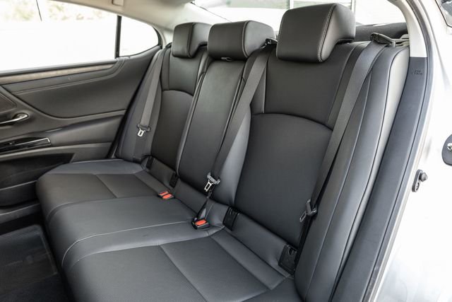 Used 2025 Lexus ES 300h w/ Premium Package image 12