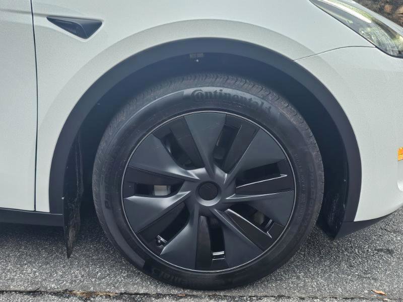 Used 2024 Tesla Model Y Long Range image 16