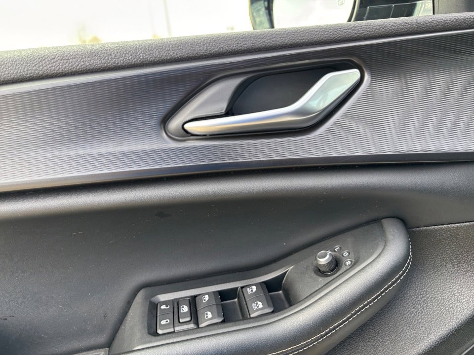 Used 2023 Jeep Grand Cherokee L Laredo image 36