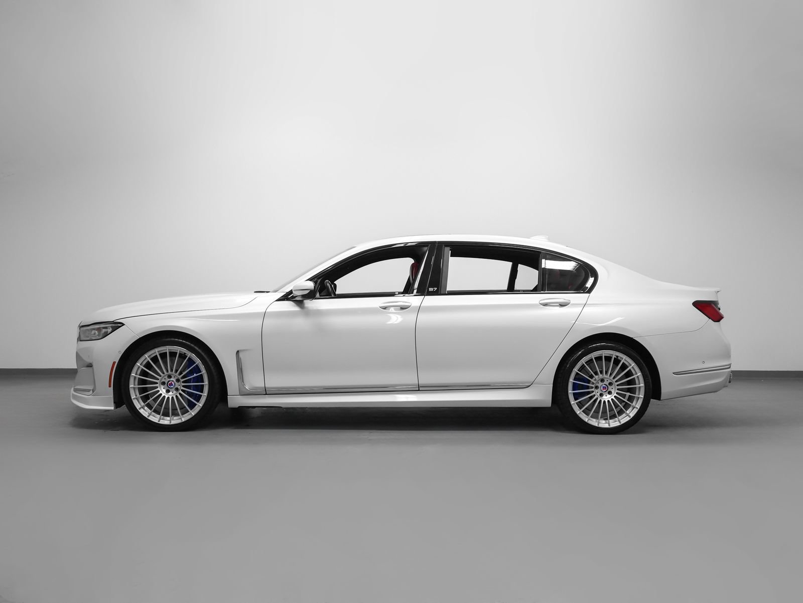 Used 2022 BMW ALPINA B7 xDrive w/ Luxury Rear Seating Package AWD/4WD image 2