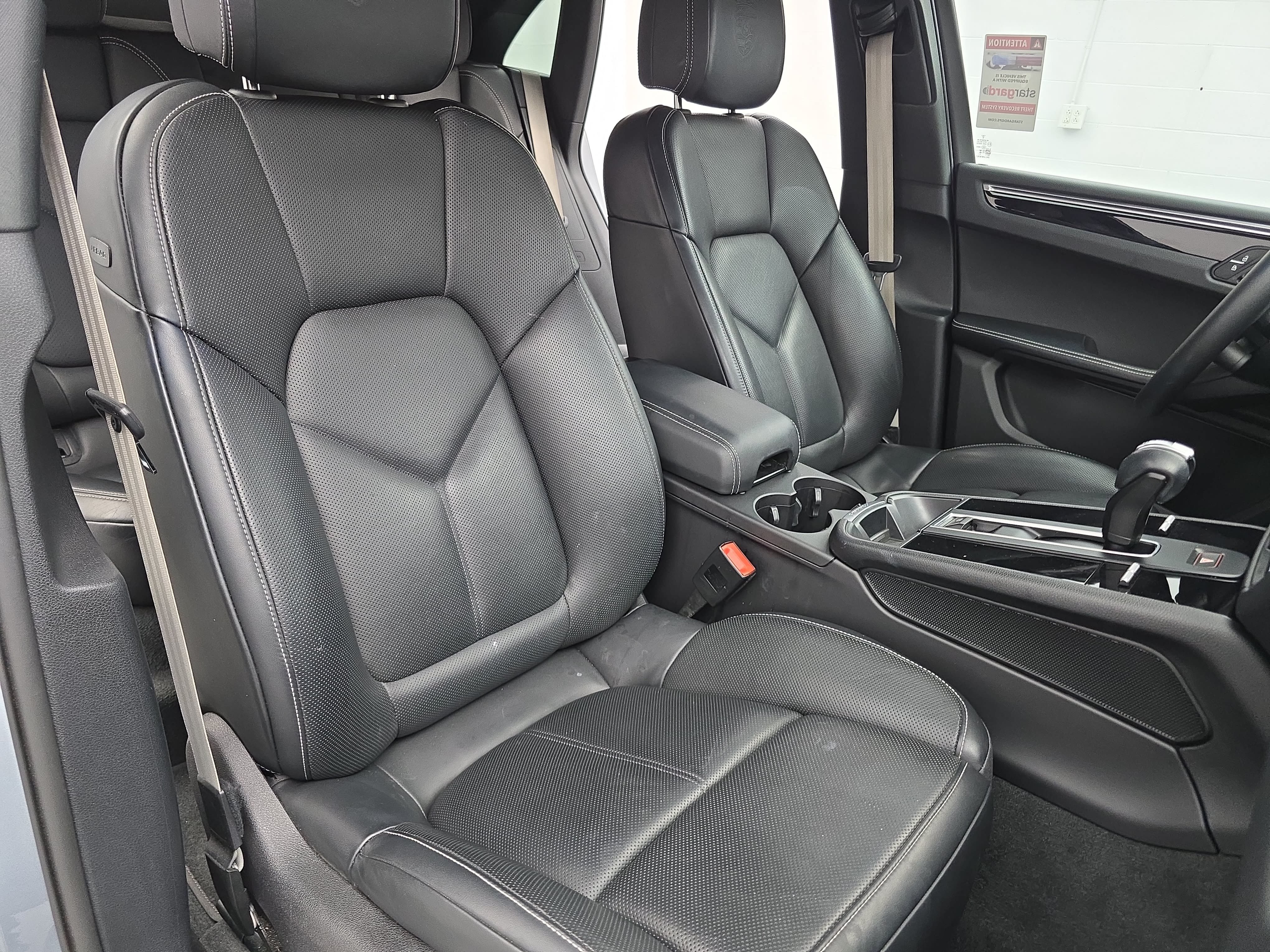 Certified 2024 Porsche Macan S AWD/4WD image 12