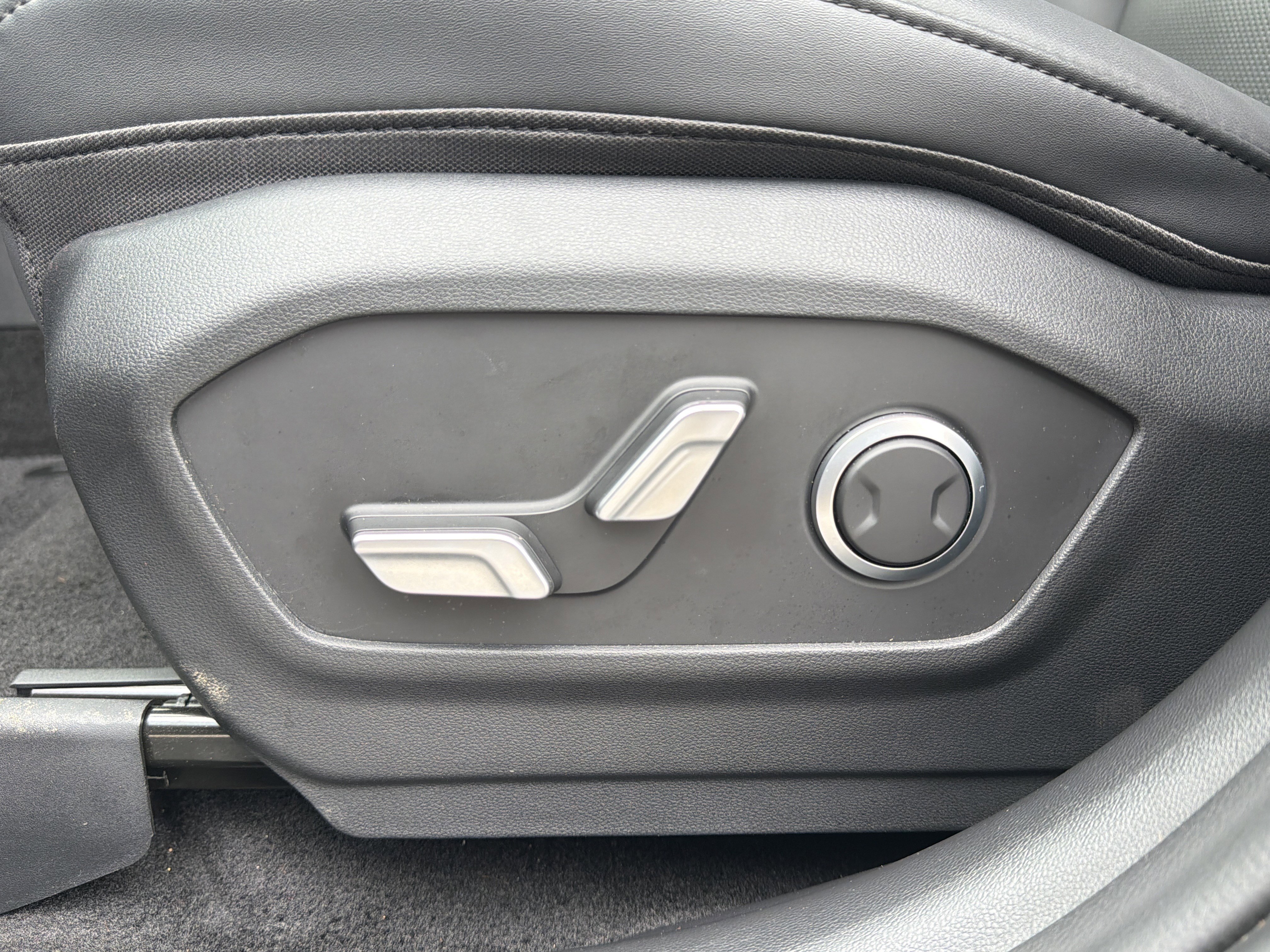 Used 2026 Hyundai Santa Fe SEL FWD image 19