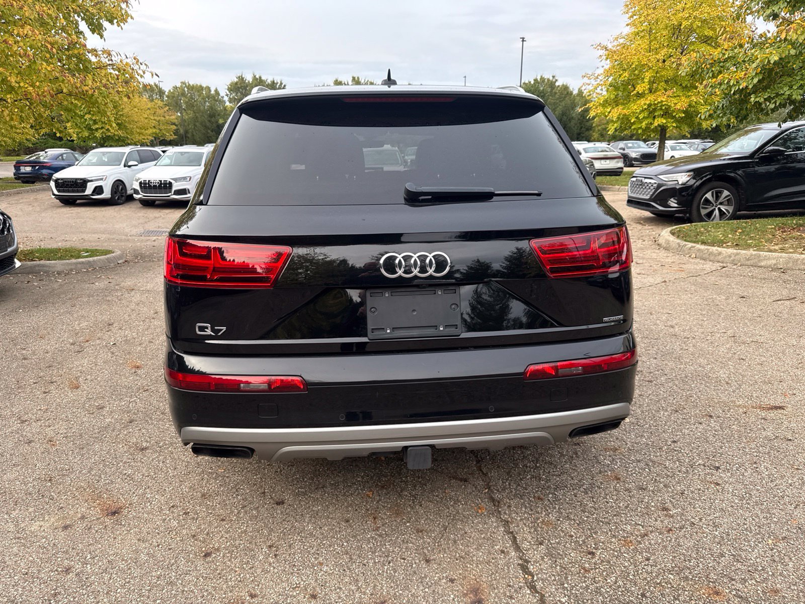 Used 2019 Audi Q7 3.0T Premium w/ Cold Weather Package AWD/4WD image 4