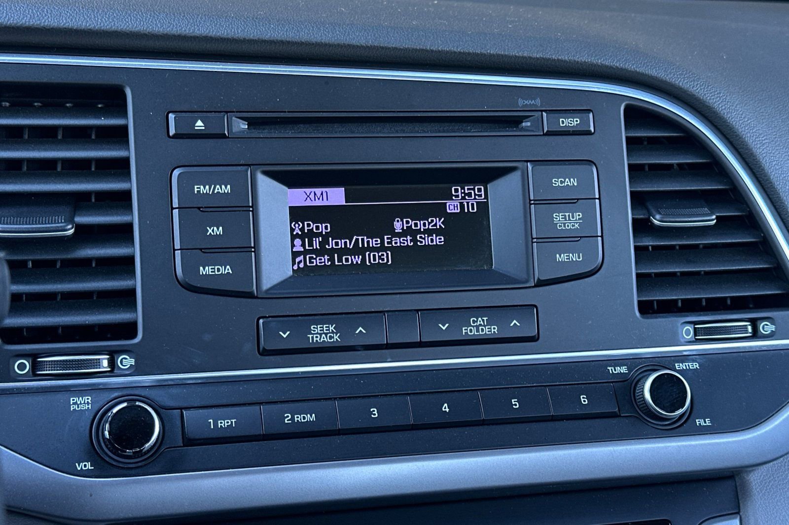 Used 2017 Hyundai Elantra SE w/ Cargo Package image 17