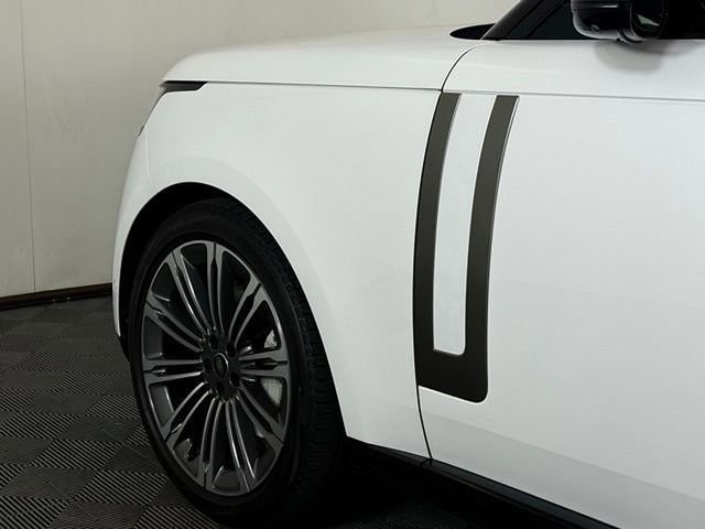 Certified 2023 Land Rover Range Rover SE image 12