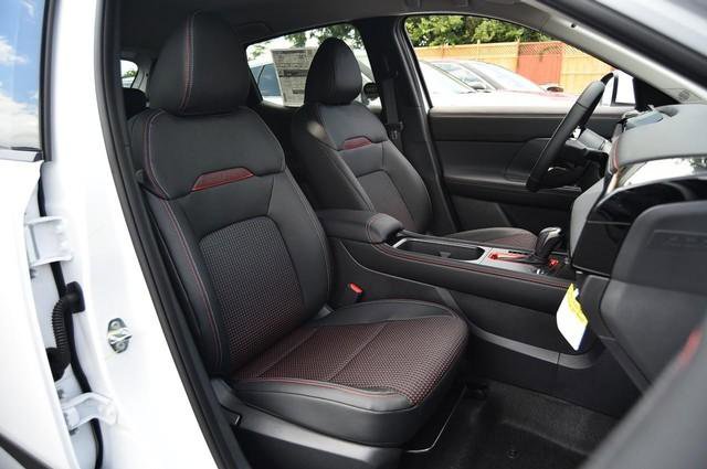 New 2025 Nissan Kicks SR image 25