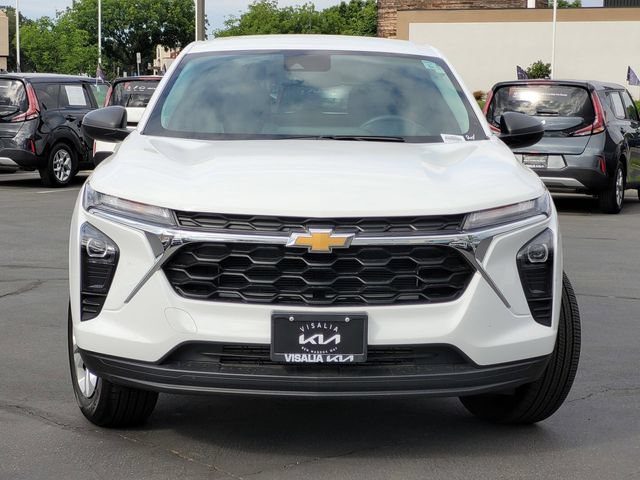 Used 2024 Chevrolet Trax LS FWD image 3