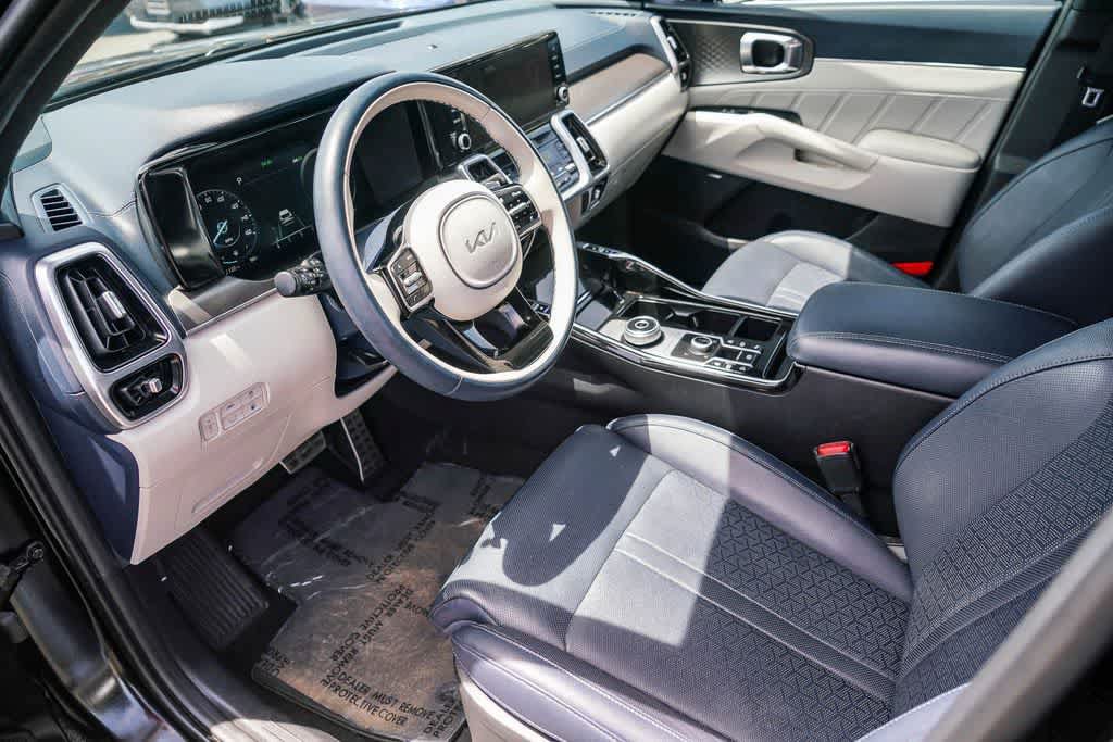 Certified 2023 Kia Sorento SX Prestige AWD/4WD image 16