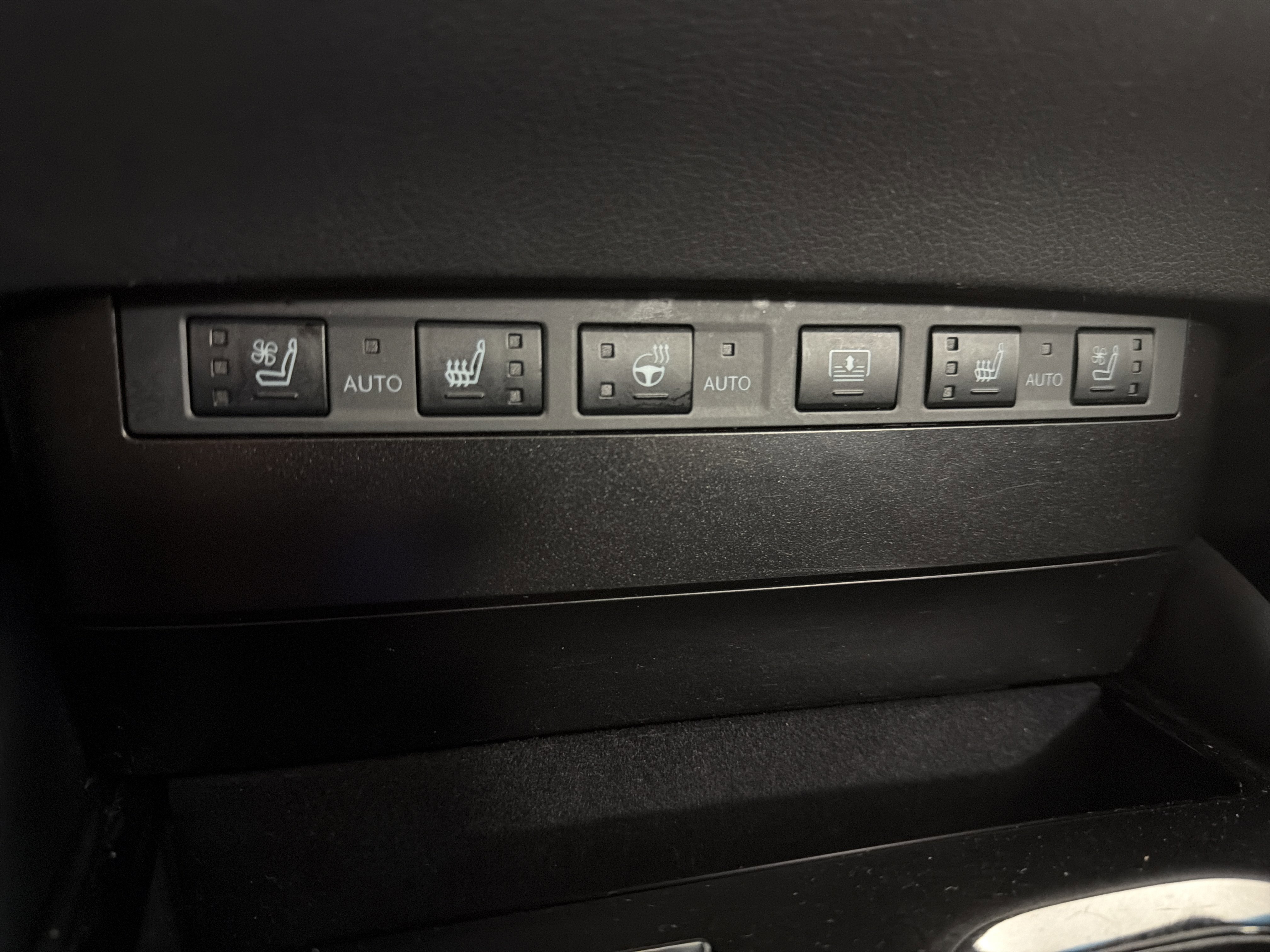Used 2023 Lexus ES 250 w/ Accessory Package (Z1) AWD/4WD image 33