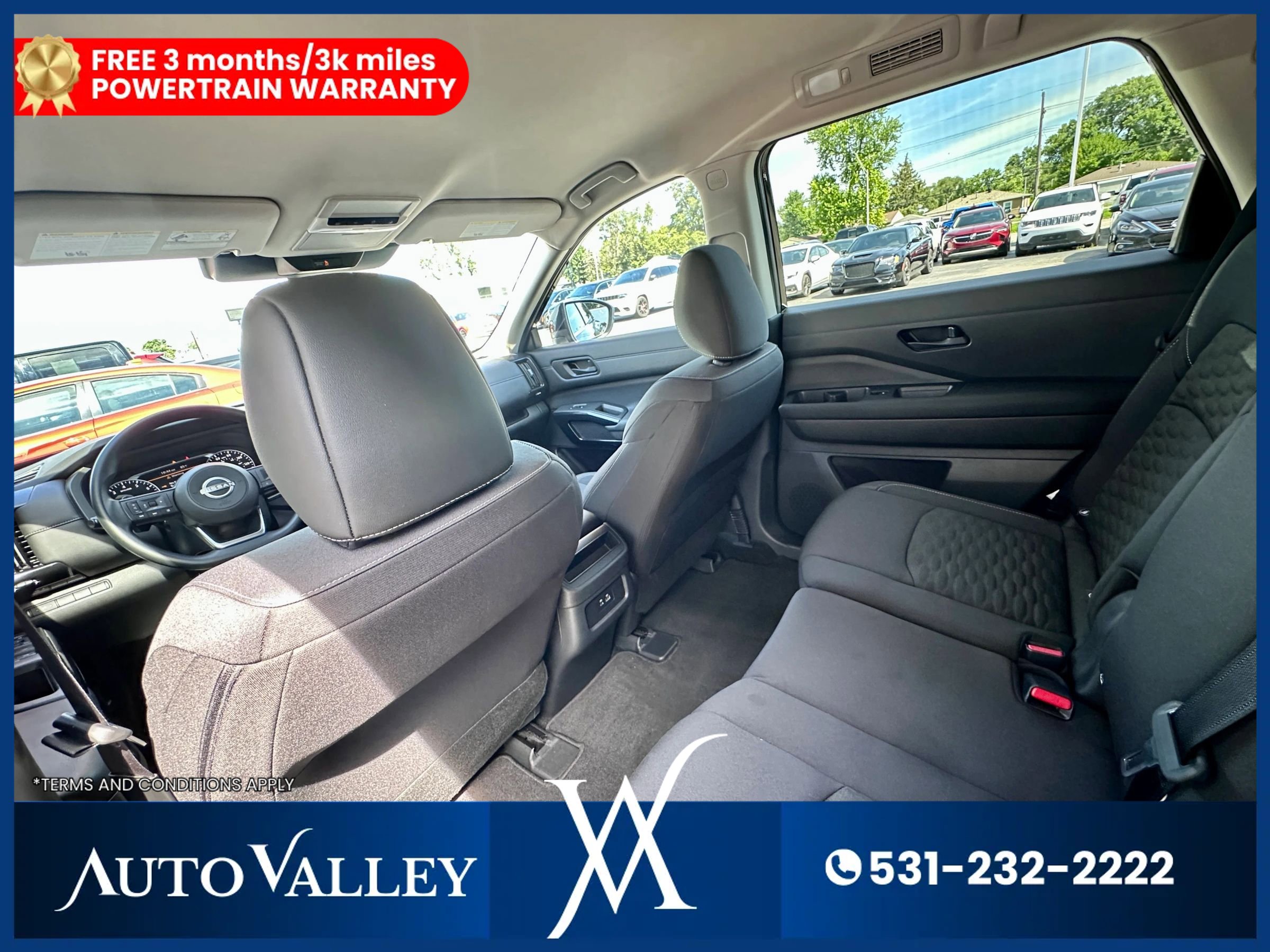 Used 2024 Nissan Pathfinder S image 22