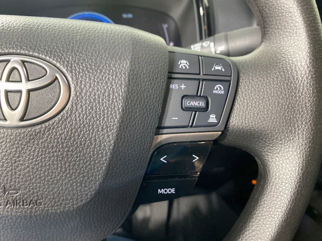 Used 2025 Toyota Camry LE w/ Convenience Package image 15