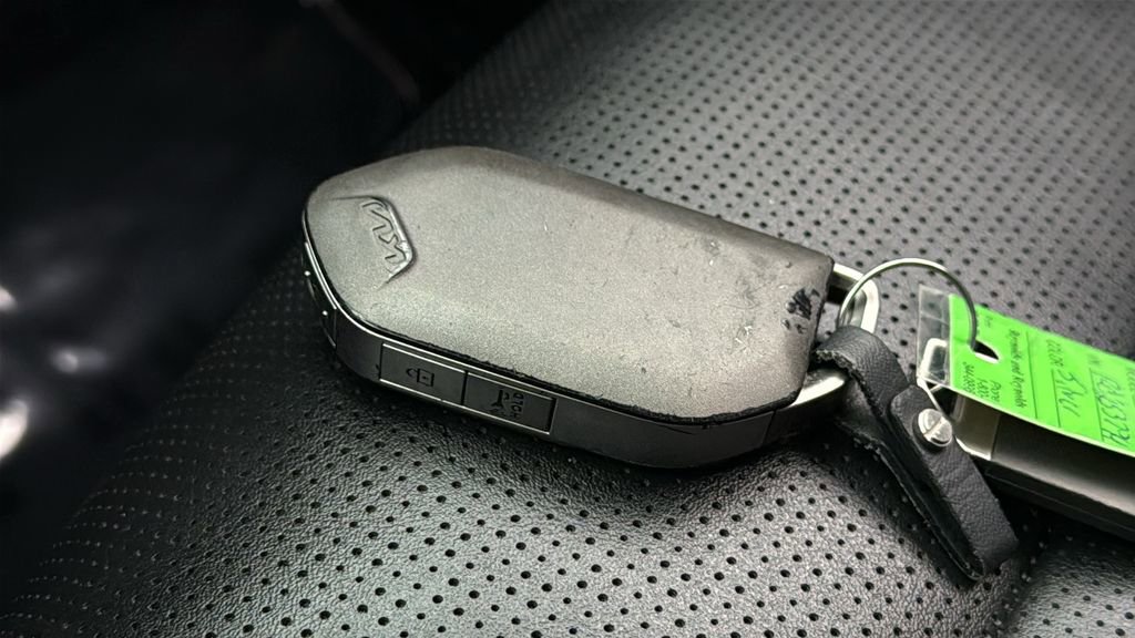 Used 2024 Kia Sorento S image 37