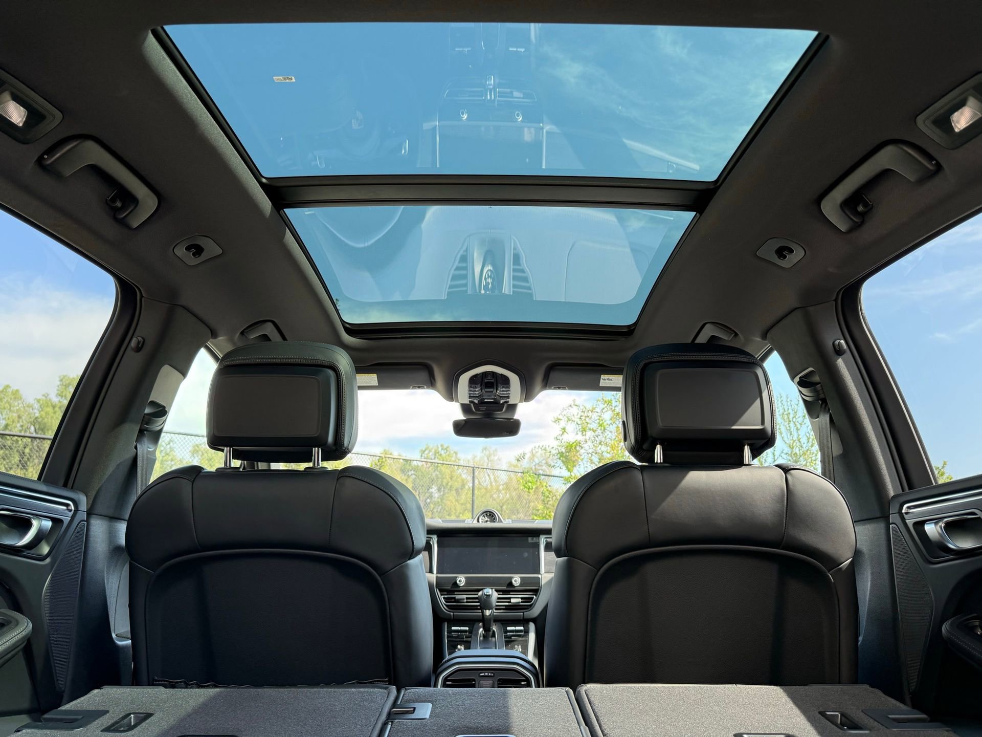 Certified 2025 Porsche Macan GTS image 36