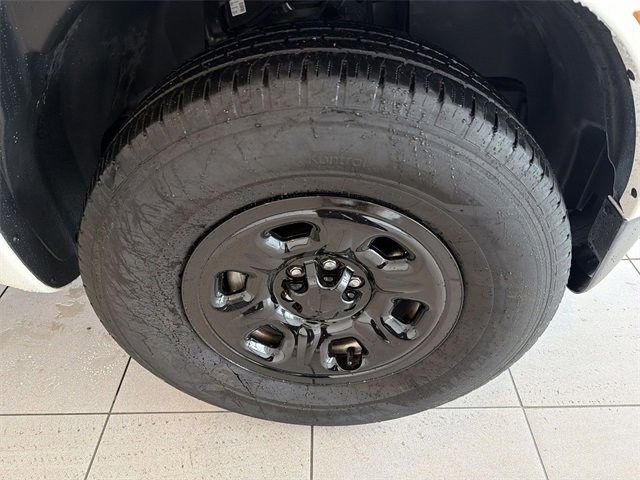 Used 2024 Nissan Frontier S w/ S Utility Package image 14