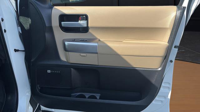 Used 2021 Toyota Sequoia Limited w/ Safety & Convenience Package AWD/4WD image 25