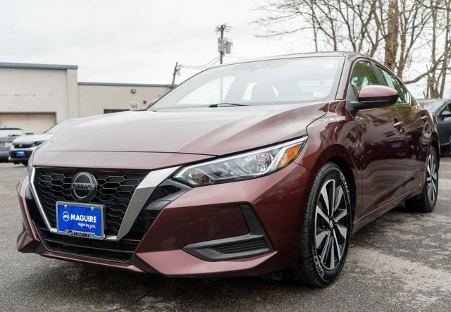 Used 2023 Nissan Sentra SV w/ SV Premium Package FWD image 2