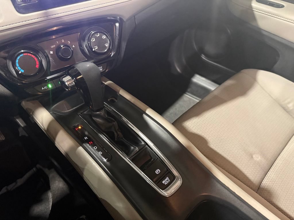 Used 2020 Honda HR-V LX image 32