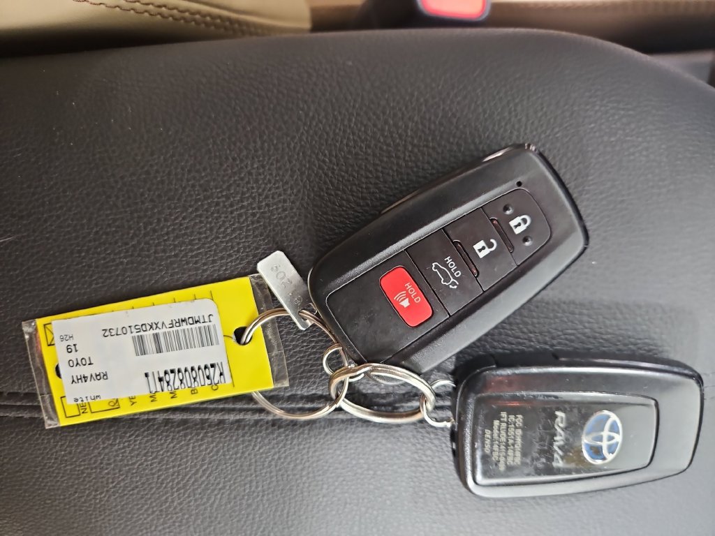 Used 2019 Toyota RAV4 Limited AWD/4WD image 28