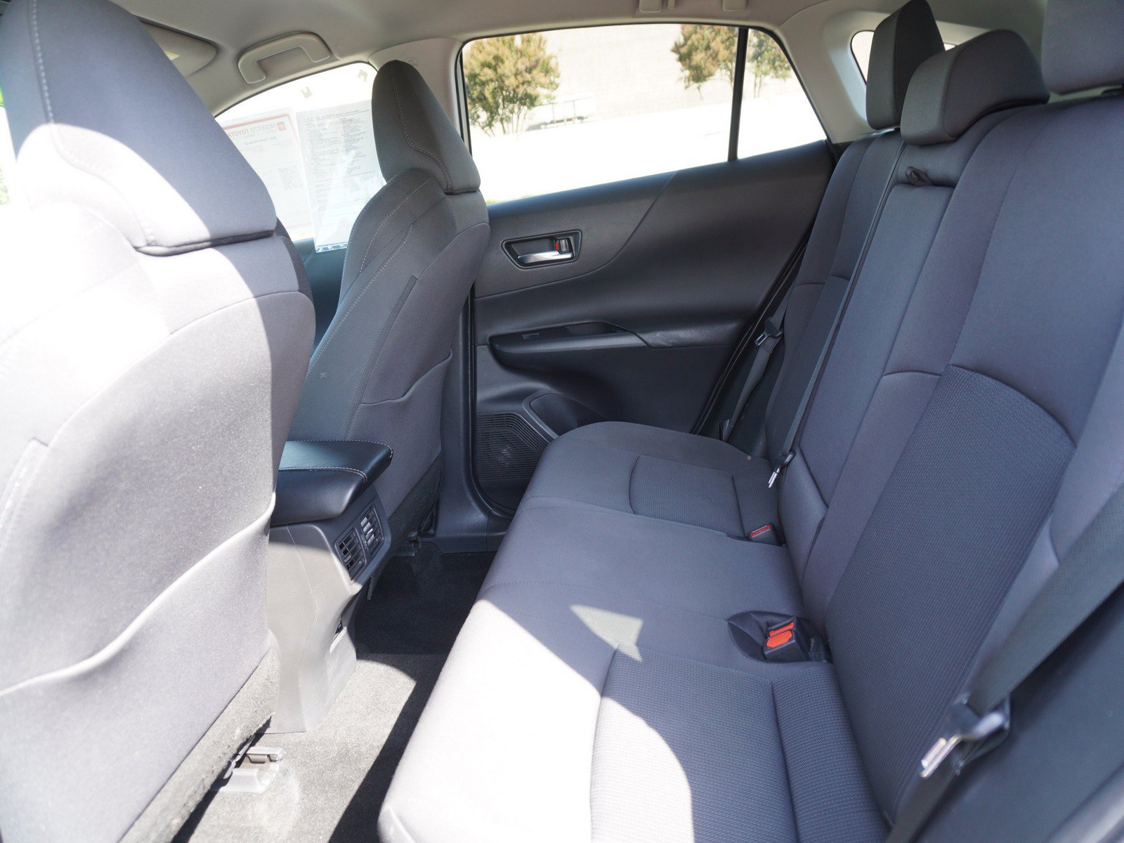 Used 2021 Toyota Venza LE AWD/4WD image 14
