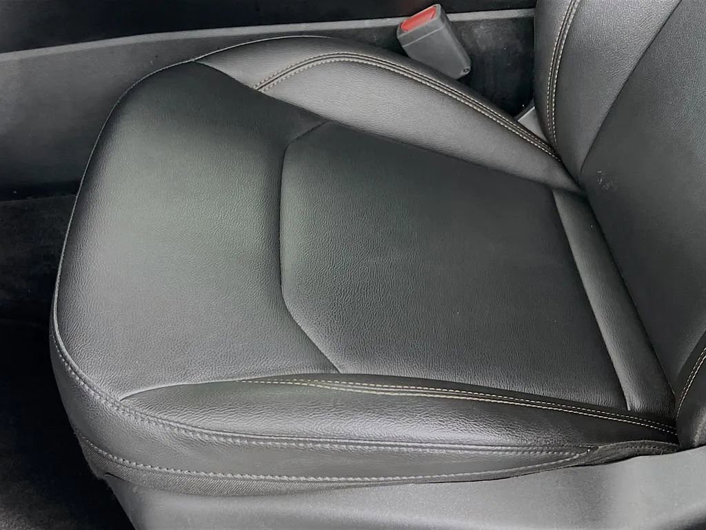 Used 2024 Jeep Compass Limited image 19