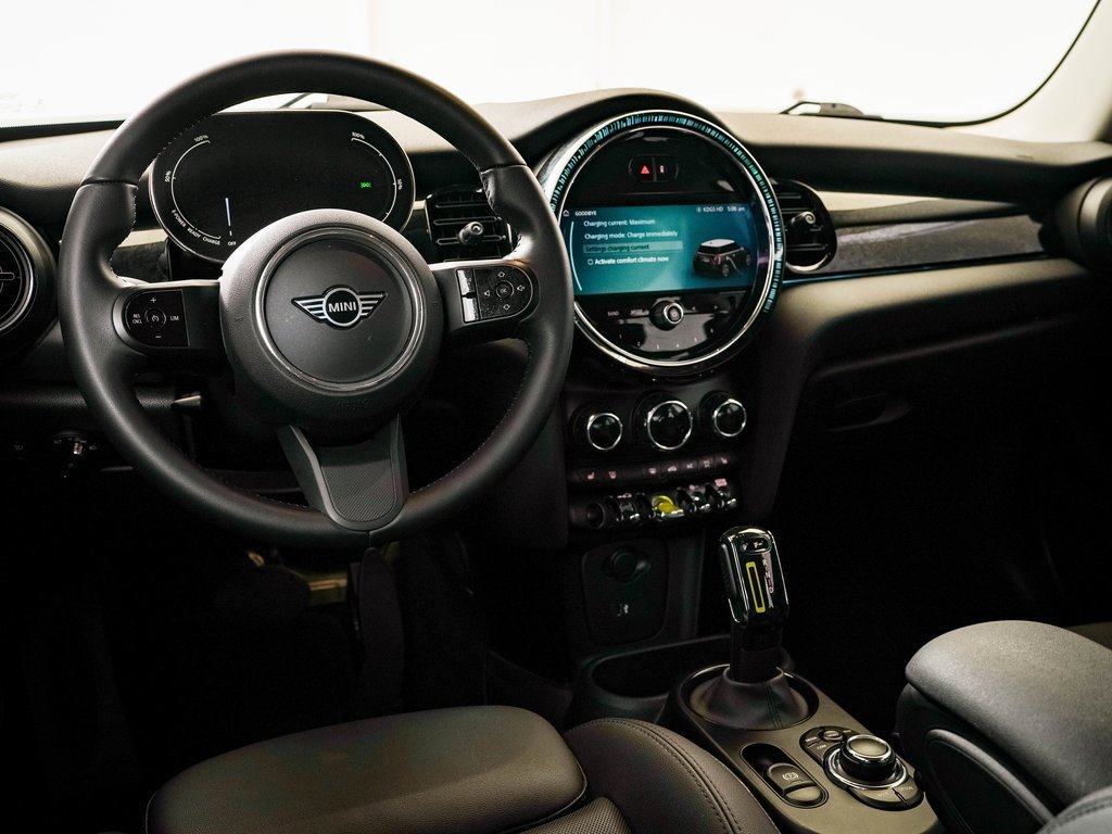 Used 2023 MINI Cooper SE image 4