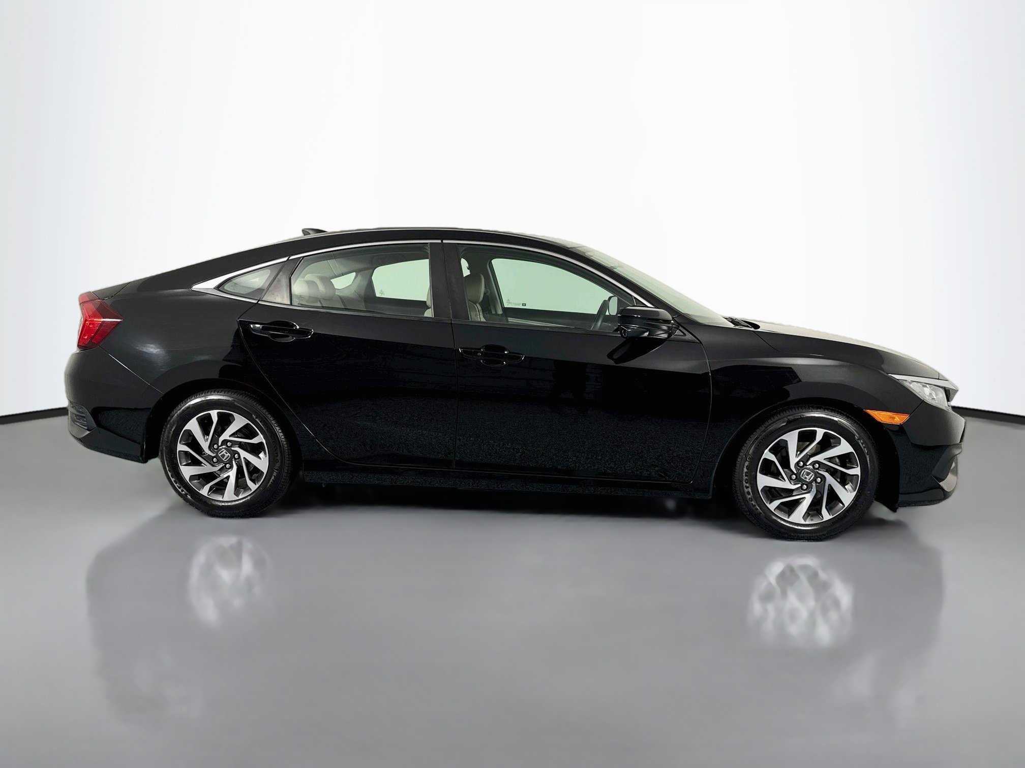 Certified 2017 Honda Civic EX image 4