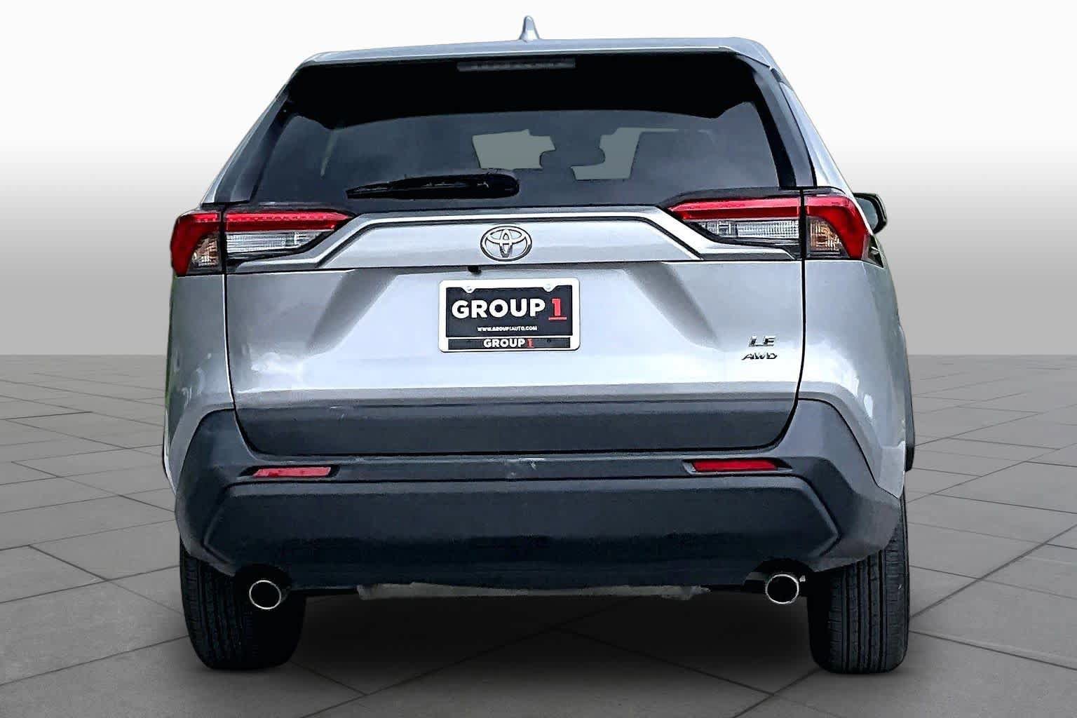 Used 2023 Toyota RAV4 LE AWD/4WD image 5