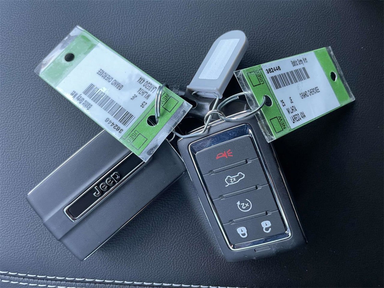 New 2025 Jeep Grand Cherokee Altitude image 34