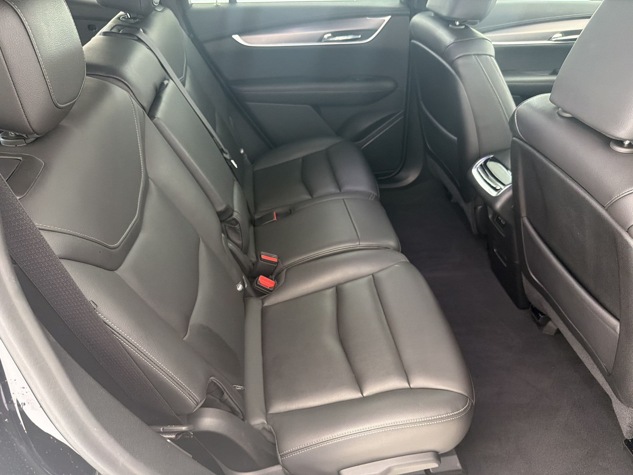 Used 2025 Cadillac XT6 Luxury FWD image 29