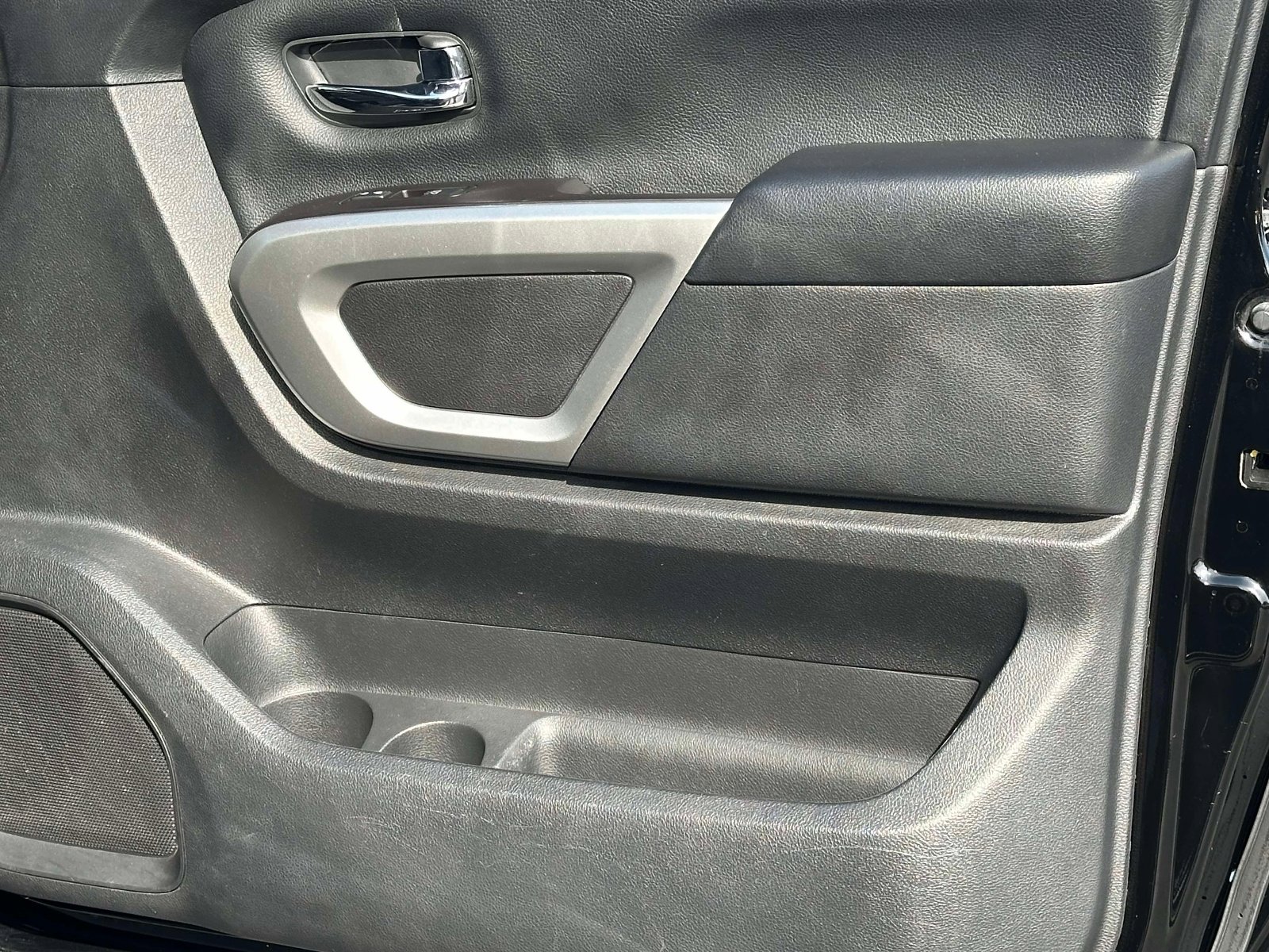 Used 2020 Nissan Titan SV w/ SV Convenience Package image 22