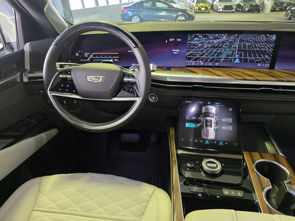 Used 2026 Cadillac Escalade ESV Platinum Sport w/ LPO, ONYX Package AWD/4WD image 9
