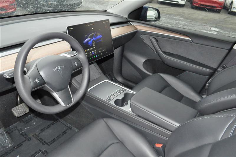 Used 2024 Tesla Model Y Long Range image 9