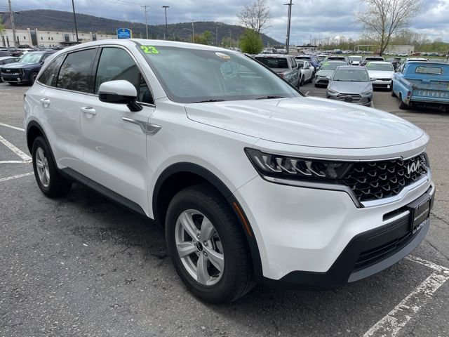 Certified 2023 Kia Sorento LX AWD/4WD image 6