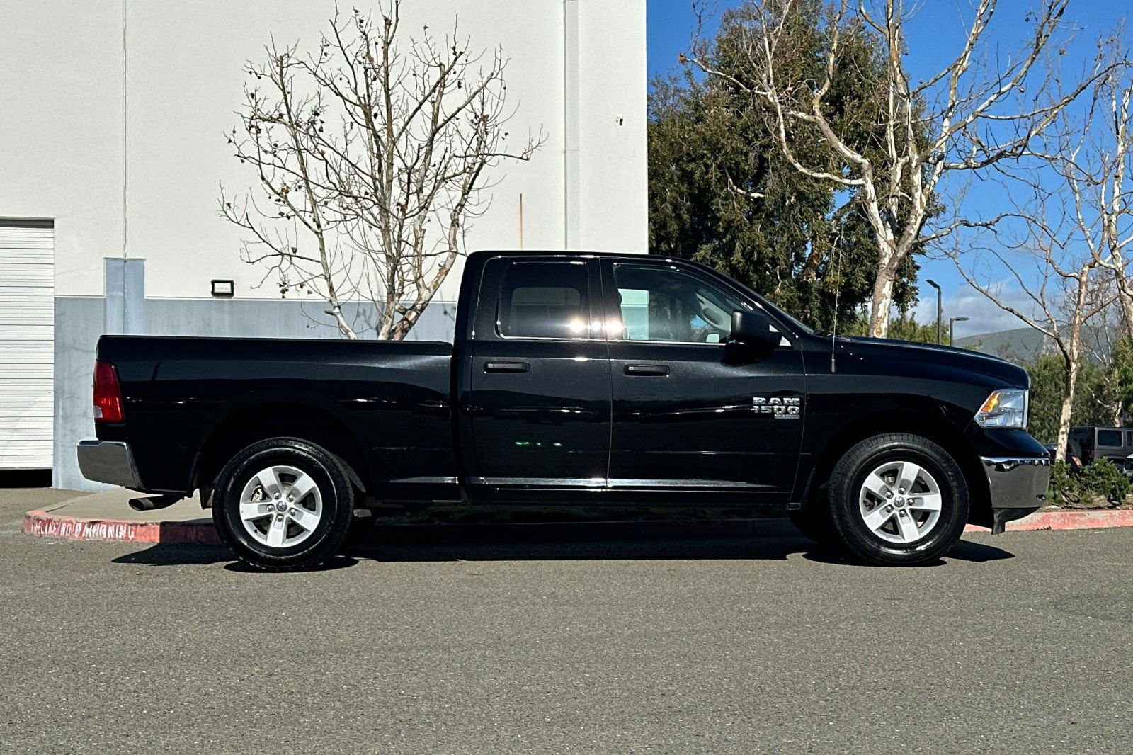 Used 2024 RAM 1500 Classic SLT image 3