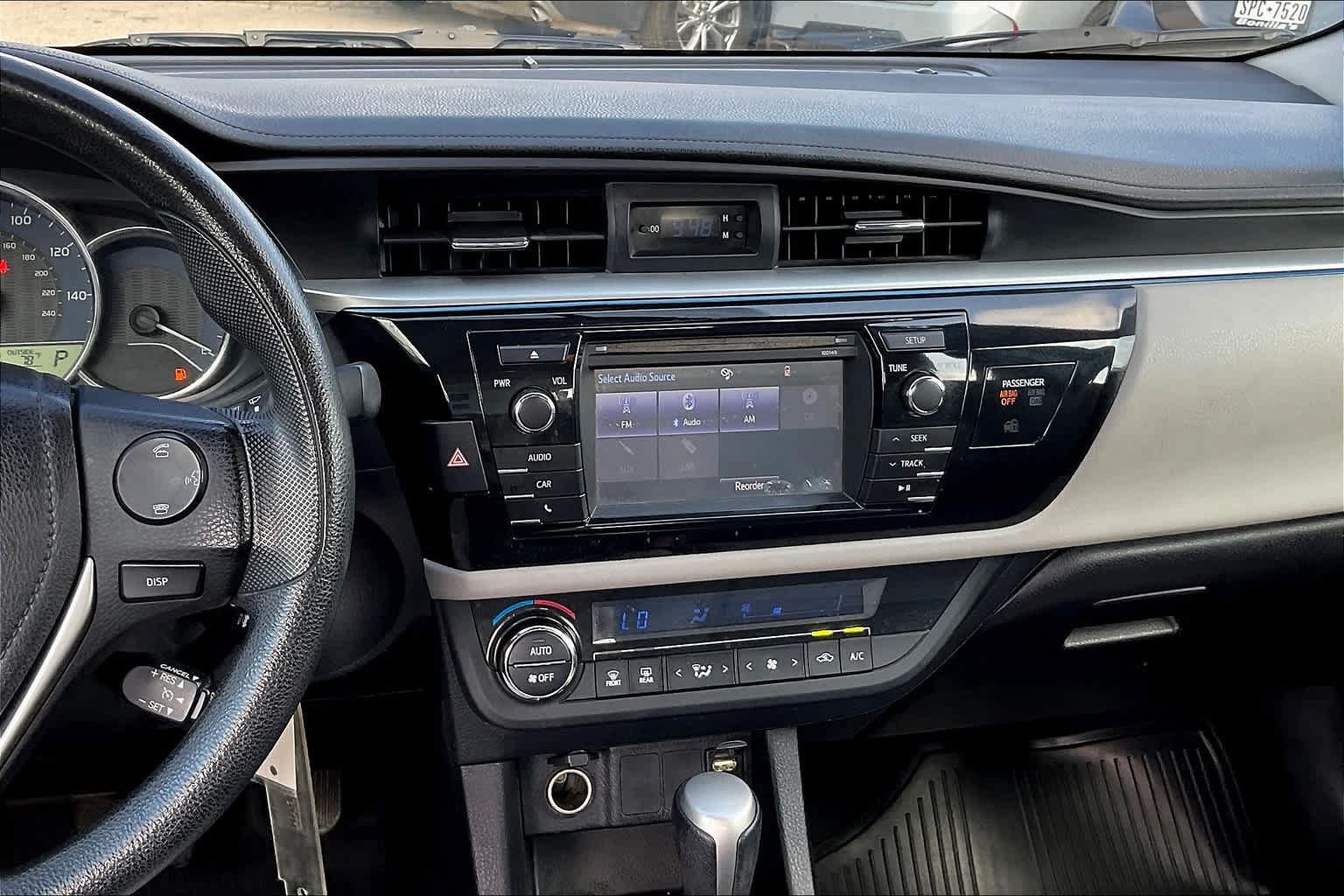 Used 2015 Toyota Corolla LE FWD image 7