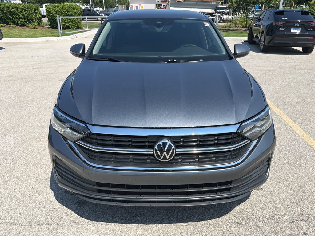 Certified 2023 Volkswagen Jetta SE FWD image 2