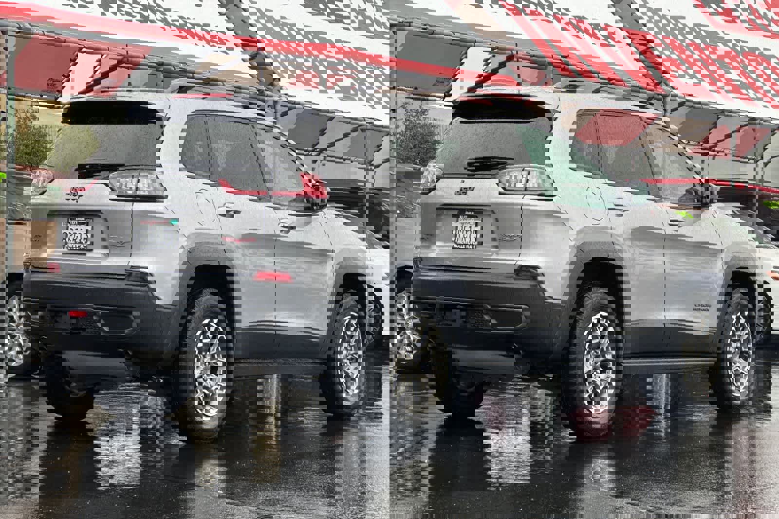 Used 2020 Jeep Cherokee Trailhawk image 2