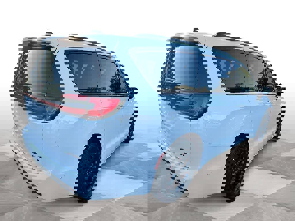 Used 2024 Chrysler Pacifica Premium image 8