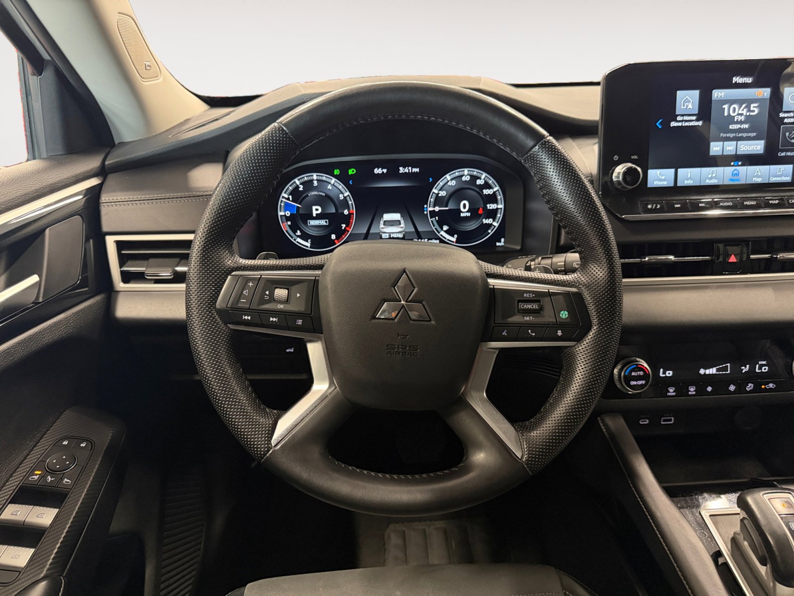 Used 2023 Mitsubishi Outlander SE Black Edition image 14