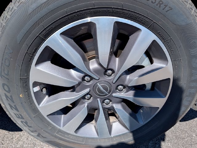 Used 2024 Chrysler Pacifica Limited FWD image 9