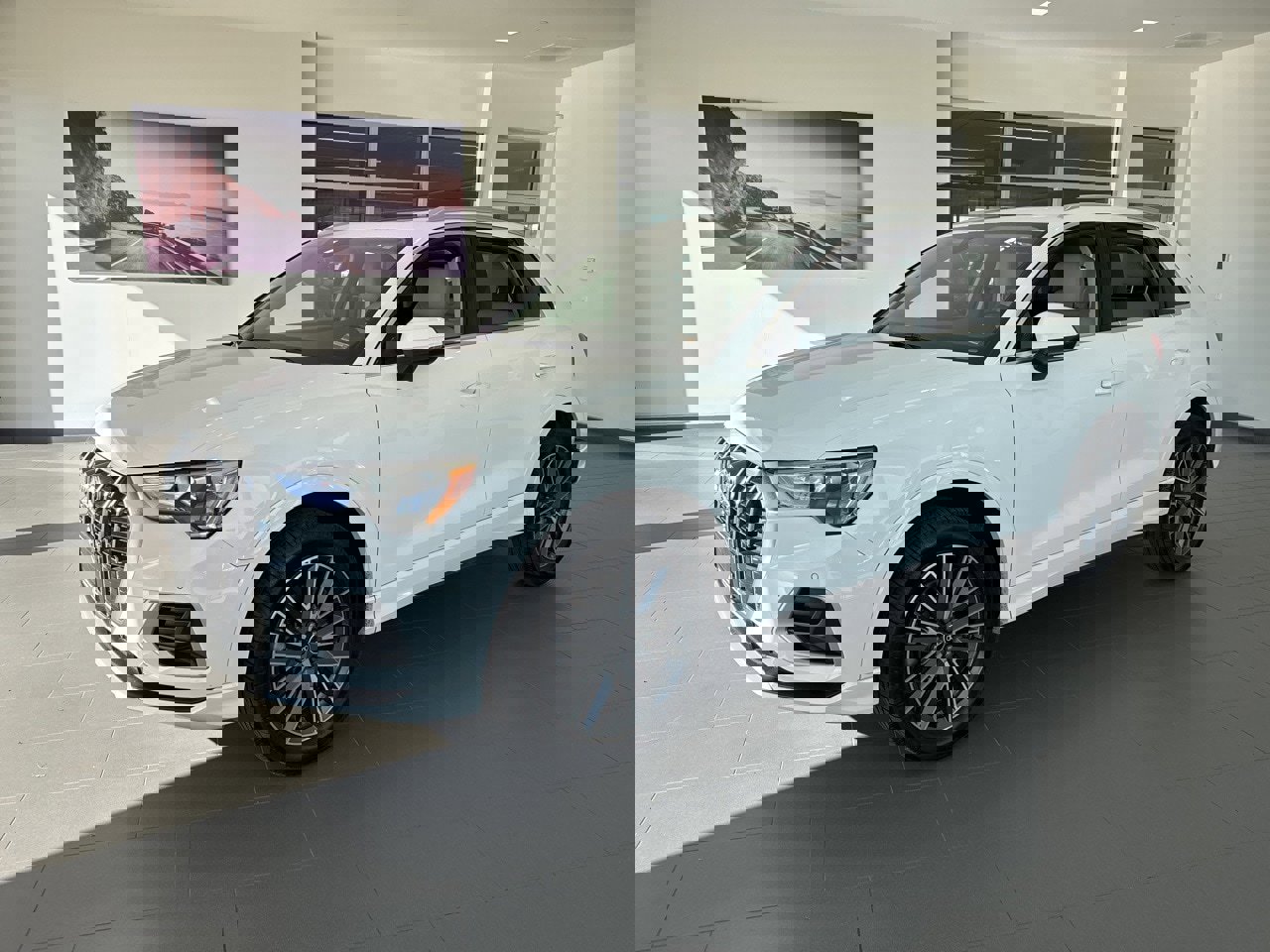 Used 2022 Audi Q3 2.0T Premium w/ Convenience Package image 4