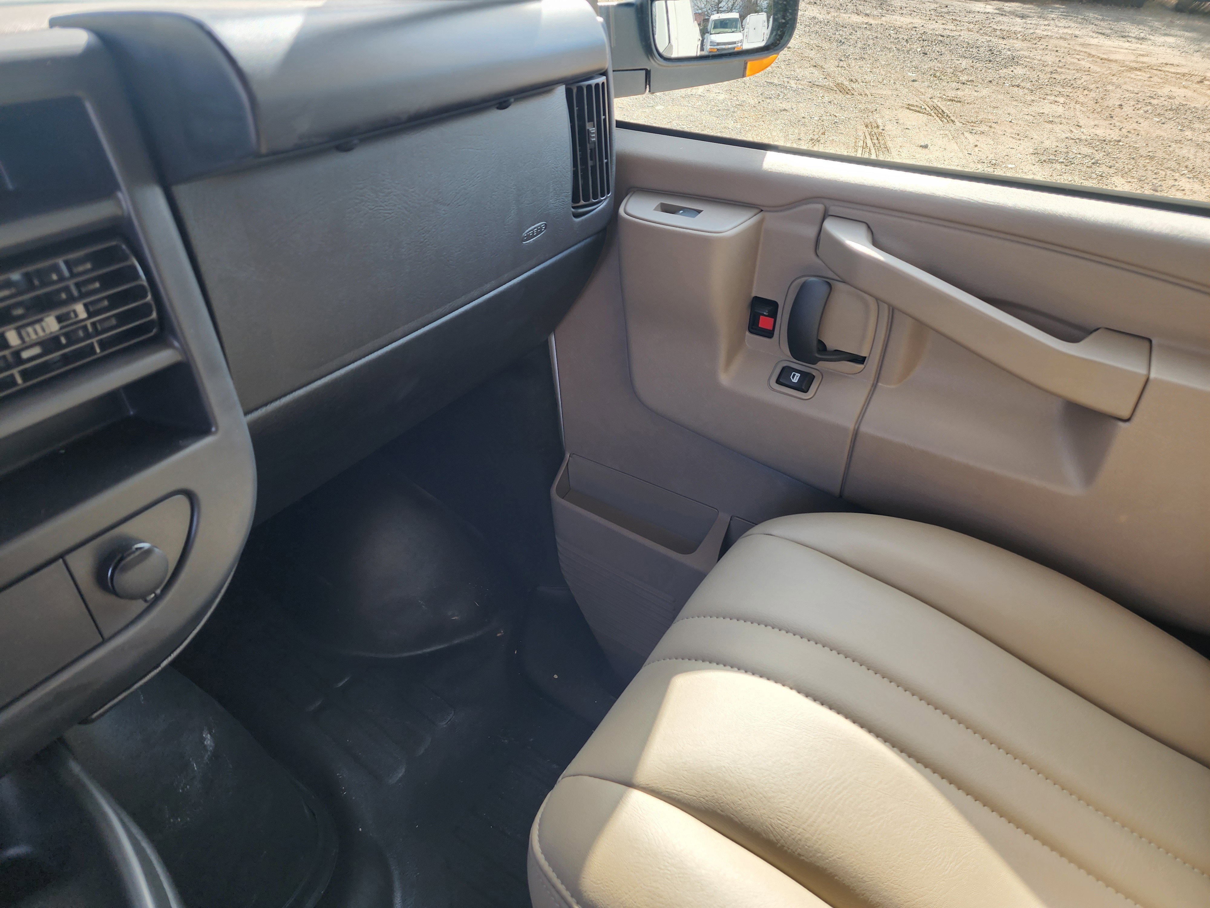 New 2025 Chevrolet Express 3500 w/ Power Convenience Package RWD image 37