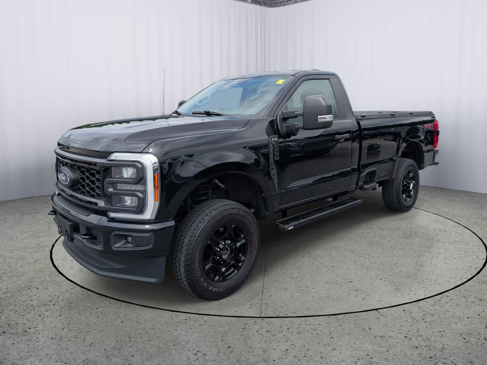 Used 2023 Ford F250 XL w/ STX Appearance Package AWD/4WD image 7
