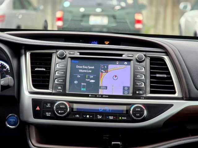 Used 2016 Toyota Highlander Limited Platinum image 18