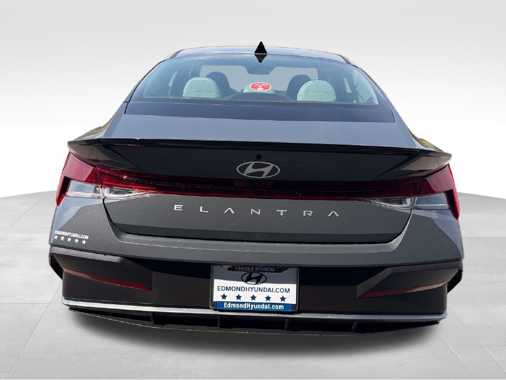 New 2026 Hyundai Elantra SEL Sport FWD image 5